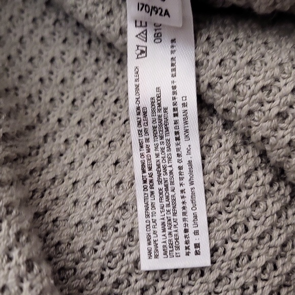 NWOT, ❤ , Free People Beach. "Hailee sweater - Picture 12 of 16